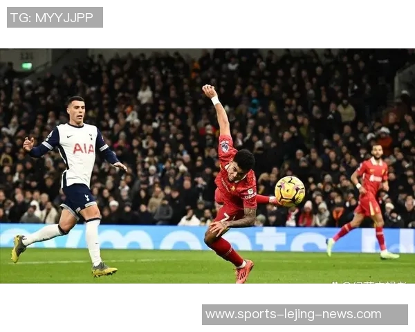 国王杯精彩对决曼联大胜马竞乌龙球引发热议与转会传闻