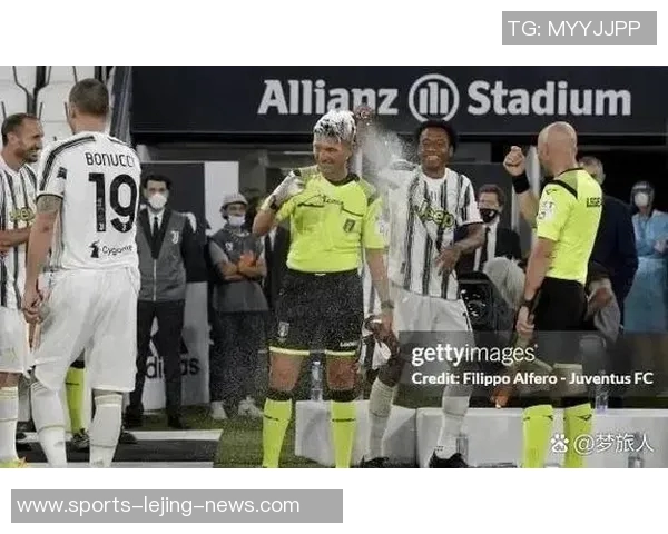 意甲激战巴萨绝杀里昂引发争议判罚全场沸腾