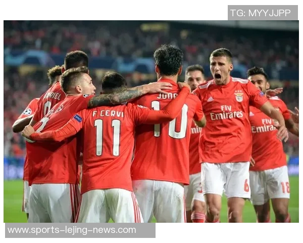 中超激战切尔西与本菲卡握手言和精彩瞬间引发全场热烈反响 中超激战切尔西与本菲卡握手言和精彩瞬间引发全场热烈反响