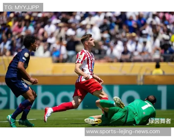 德甲激战巴黎圣日耳曼大胜曼城引发争议判罚全场沸腾